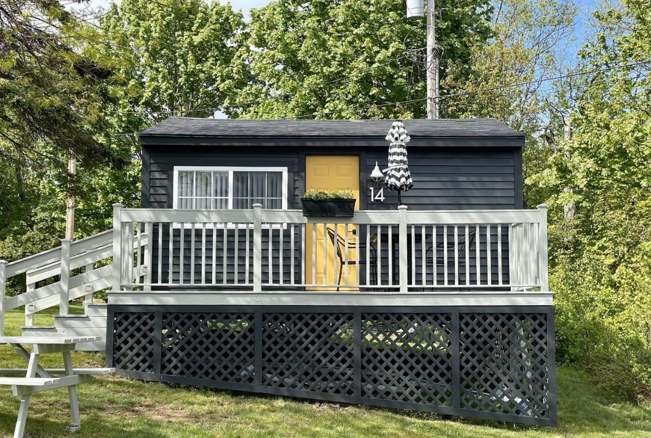 Seascape Motel & Cottages Belfast Exterior photo