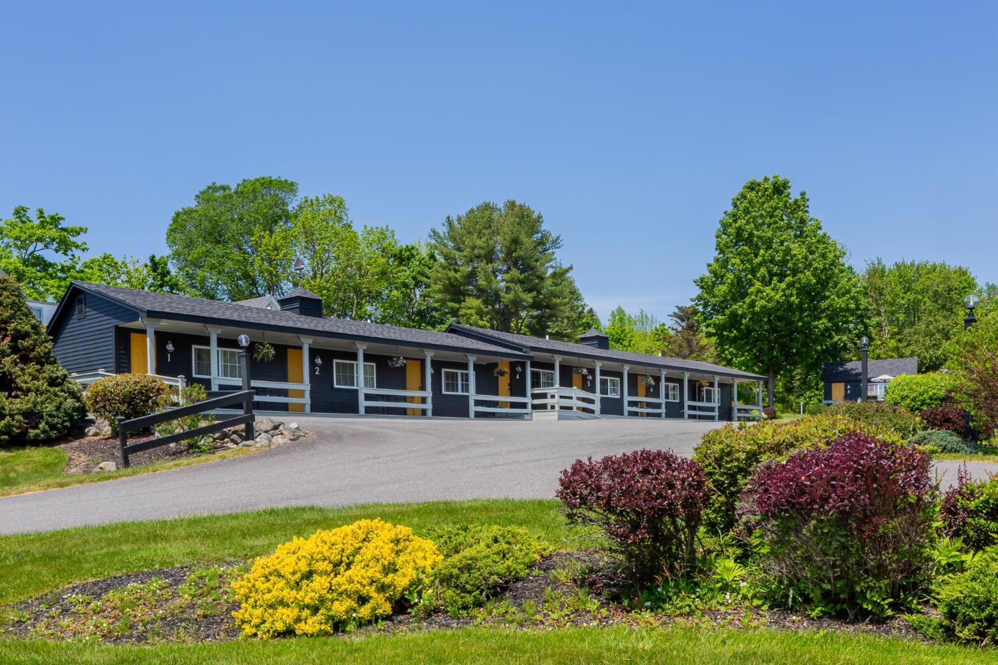 Seascape Motel & Cottages Belfast Exterior photo