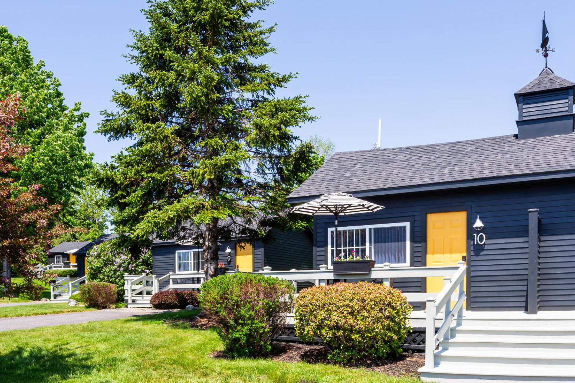 Seascape Motel & Cottages Belfast Exterior photo