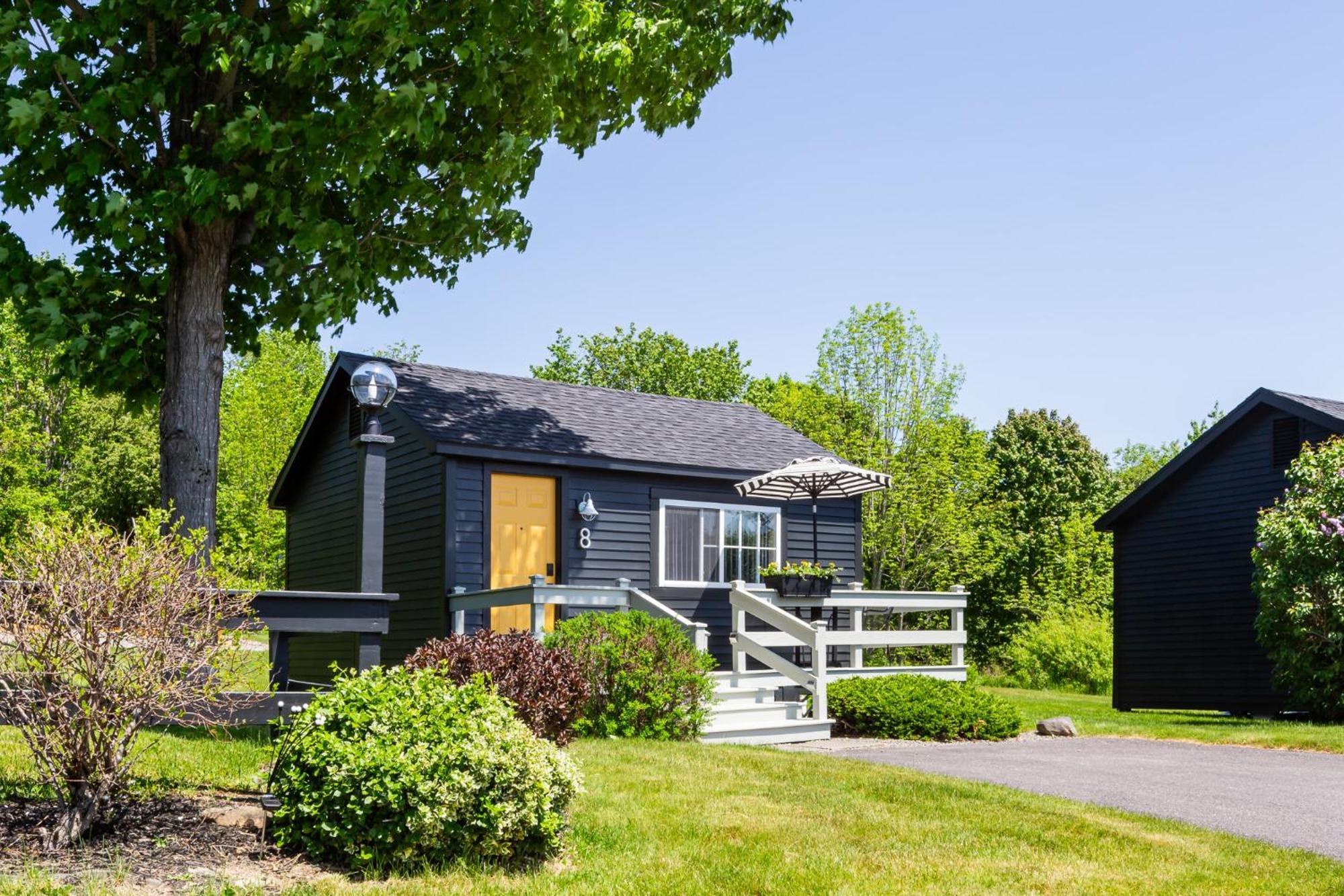 Seascape Motel & Cottages Belfast Exterior photo